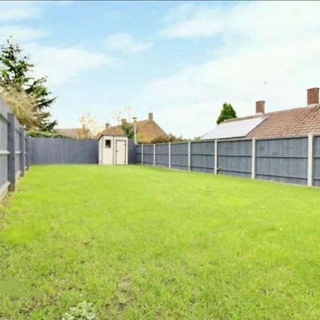 Recently Renovated,Modern House. Train Station Villa North Mymms Exteriör bild